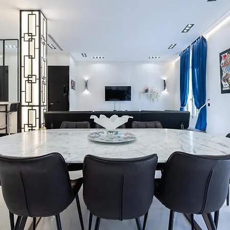 110 M2 Golden Square, Renovated, 20metres Croisette, Parking Private Apartment