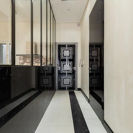 Apartment 110 M2 Golden Square, Renovated, 20metres Croisette, Parking Private